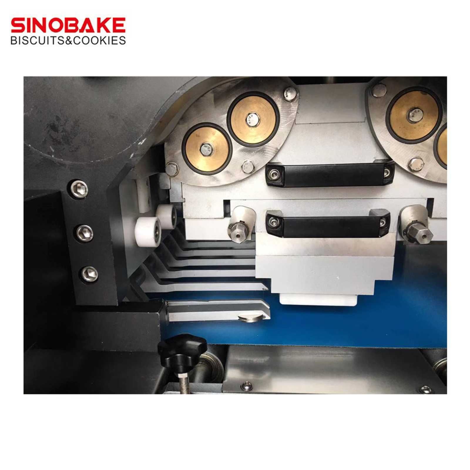 Sinobake Hochgeschwindigkeit ein-Farben Drahtgeschnitten-Keksmaschine